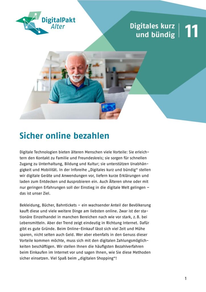 Broschürencover: Mann sitzt mit Laptop und hält eine Kreditkarte in der Hand vor einem Bücherregal