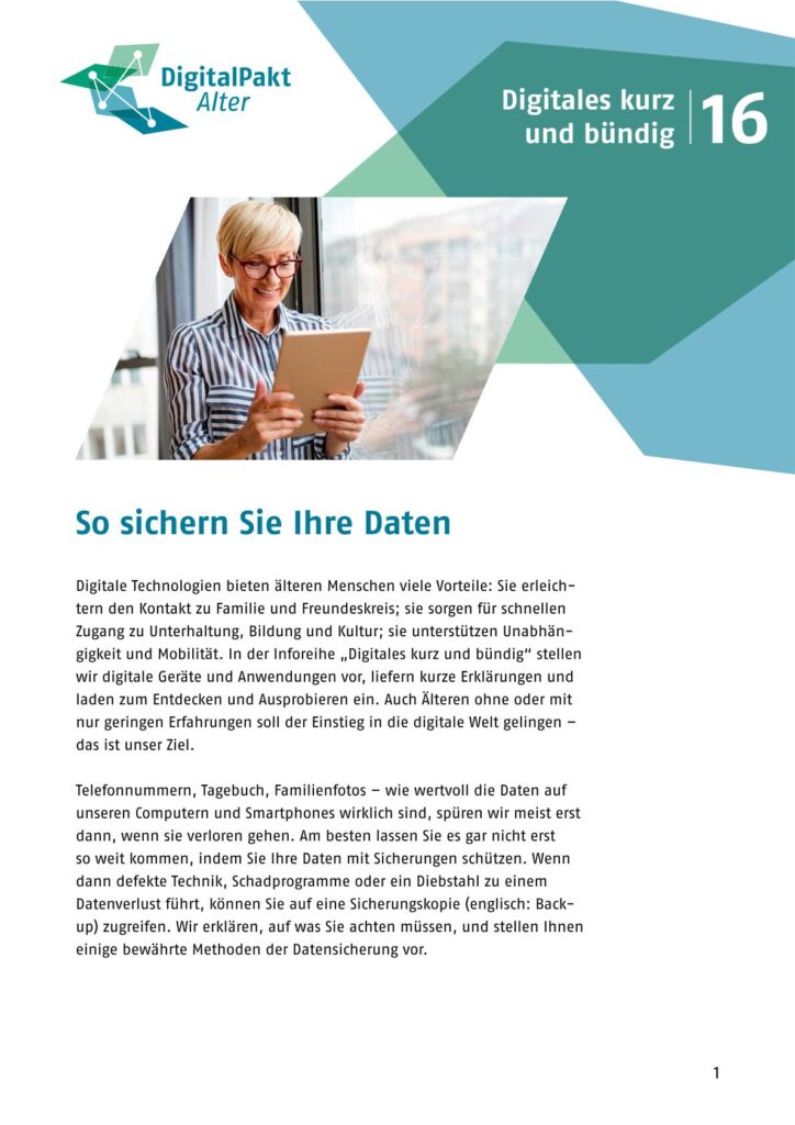 Broschürencover: Person mit gestreiftem Hemd hält ein Tablet vor einem Fenster in einem modernen Raum.